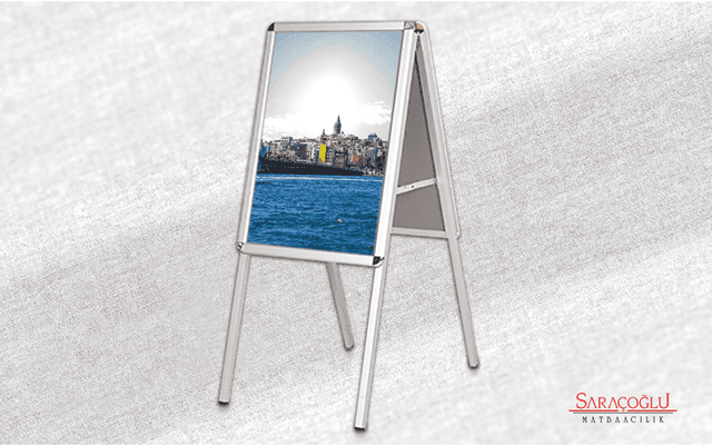 Çift Taraflı Reklam Panosu